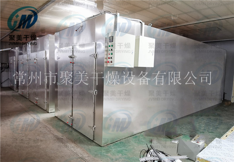 河北客户多台大型非标烘箱安装调试现场